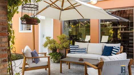 Casa com 4 Quartos para Temporada em Jurerê Internacional