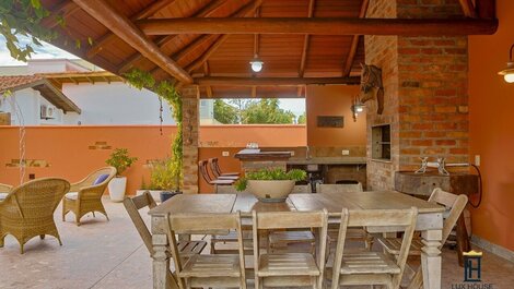 Casa com 4 Quartos para Temporada em Jurerê Internacional