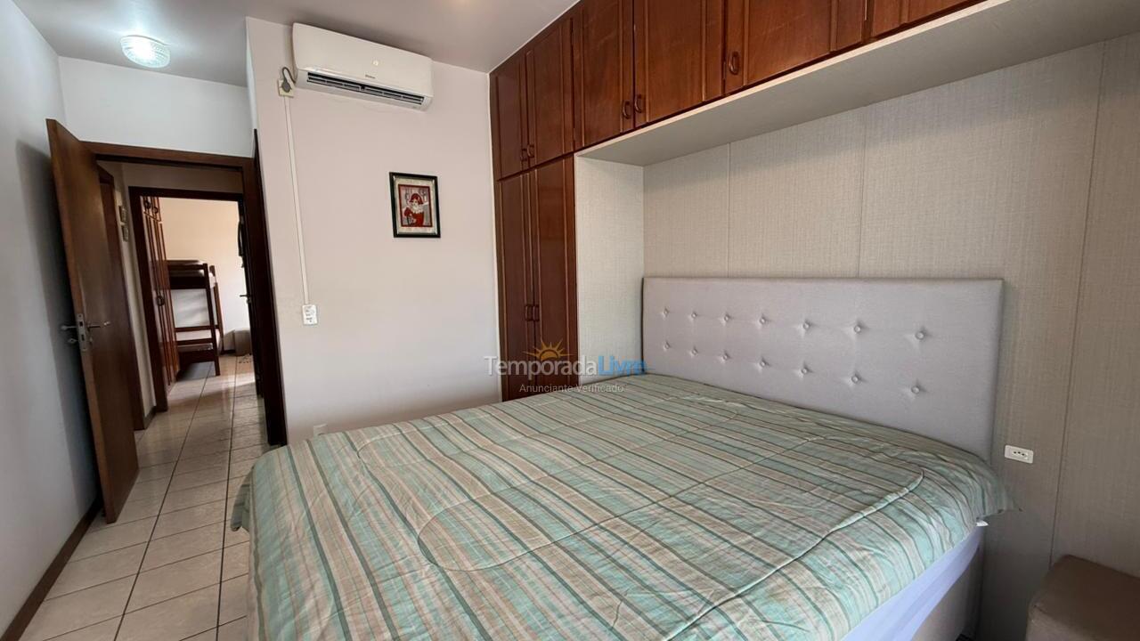 Apartment for vacation rental in Bombinhas (Praia de Bombinhas)