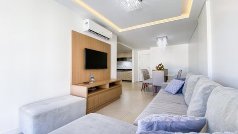 Excellent apartment with ocean view and condominium pool!