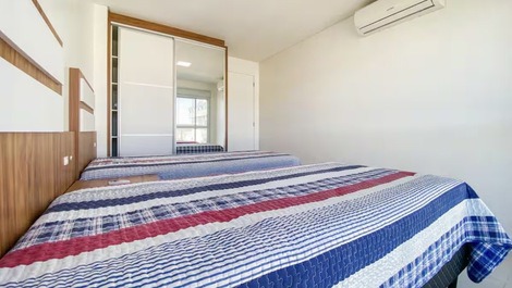 Excellent apartment with ocean view and condominium pool!