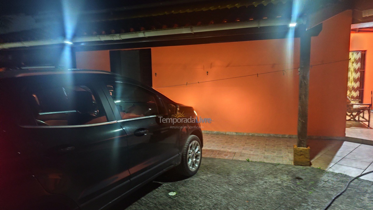 Casa para aluguel de temporada em Bertioga (Praia de Guaratuba)