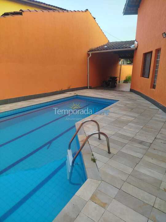 Casa para aluguel de temporada em Bertioga (Praia de Guaratuba)