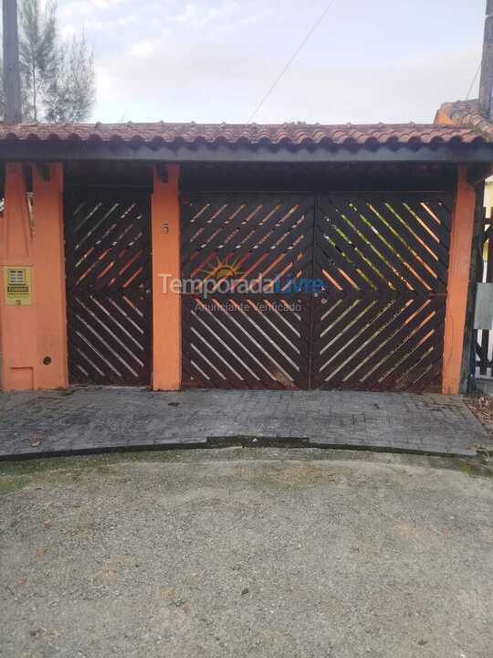 Casa para aluguel de temporada em Bertioga (Praia de Guaratuba)