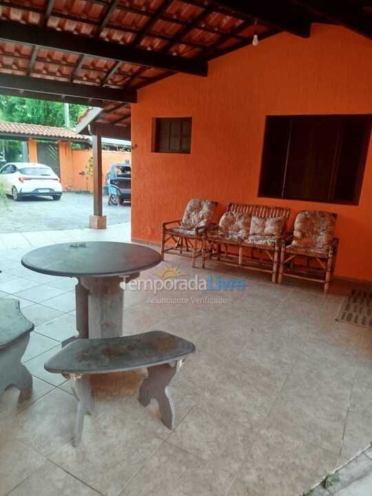 Casa para aluguel de temporada em Bertioga (Praia de Guaratuba)