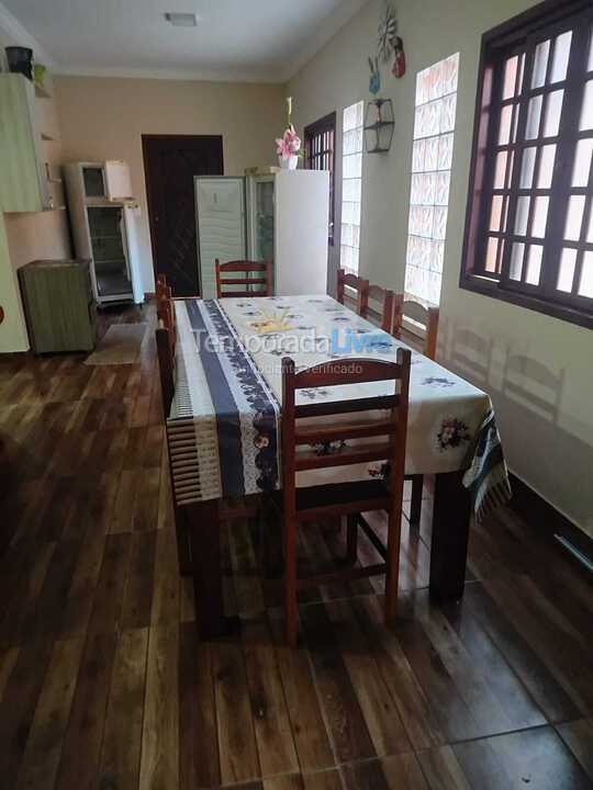 Casa para aluguel de temporada em Bertioga (Praia de Guaratuba)