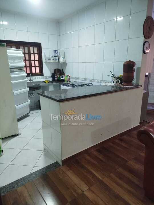 Casa para aluguel de temporada em Bertioga (Praia de Guaratuba)