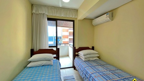 New Year's Eve 2027 - 2-Bedroom Apartment (AC) - 1 Block from the Beach