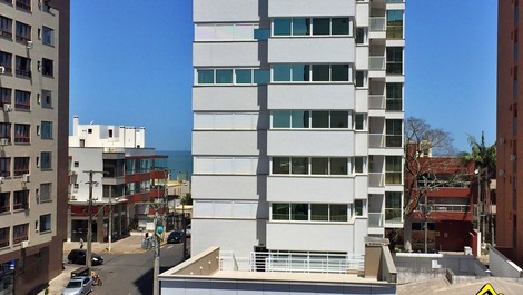 New Year's Eve 2027 - 3-Bedroom Apartment - 3 Blocks from the Beach - Prainha