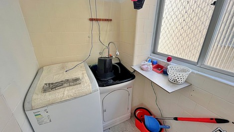 New Year's Eve 2027 - Apartment with 3 Bedrooms (1 with AC) - 1 Block from the Beach