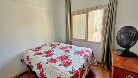 New Year's Eve 2027 - Apartment with 3 Bedrooms (1 with AC) - 1 Block from the Beach