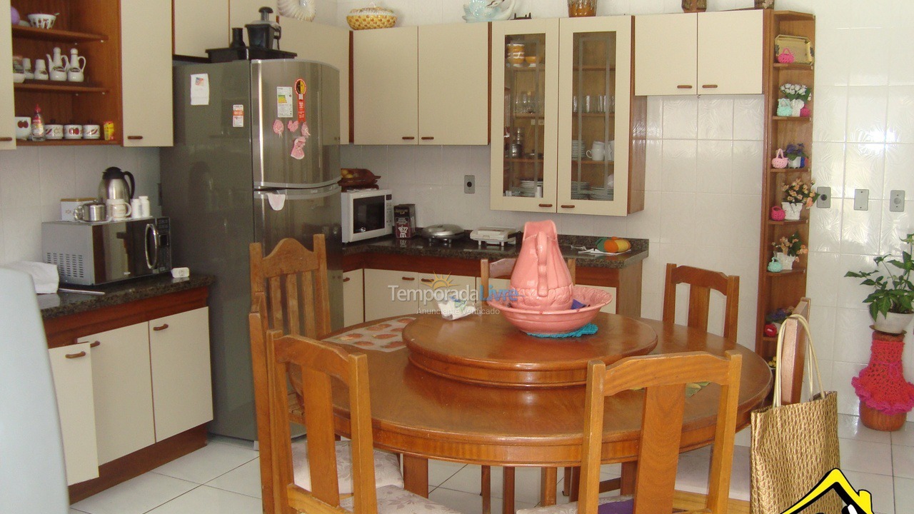 Casa para aluguel de temporada em Torres (Praia Grande)