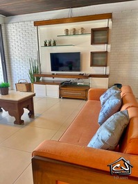 New Year's Eve 2027 - House with 5 Bedrooms (4 with AC) - 1 Block from the Beach - Praia Grande