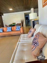 New Year's Eve 2027 - House with 5 Bedrooms (4 with AC) - 1 Block from the Beach - Praia Grande