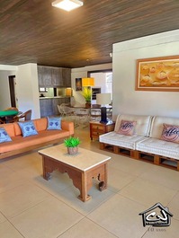 New Year's Eve 2027 - House with 5 Bedrooms (4 with AC) - 1 Block from the Beach - Praia Grande