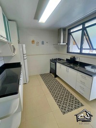 New Year's Eve 2027 - House with 5 Bedrooms (4 with AC) - 1 Block from the Beach - Praia Grande