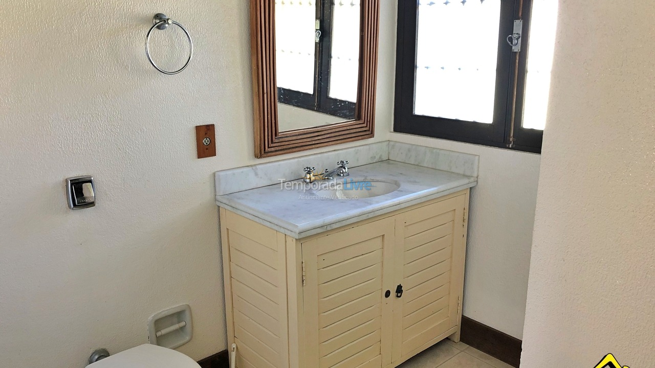 Casa para aluguel de temporada em Torres (Praia Grande)