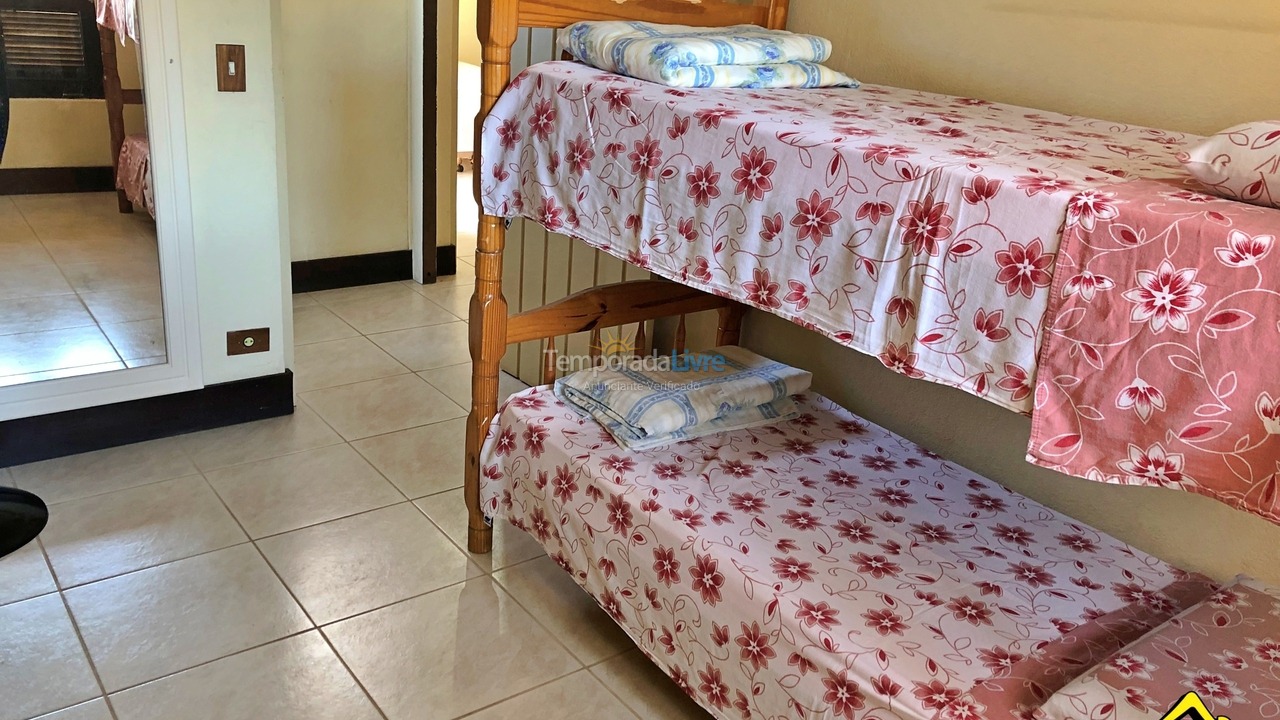Casa para aluguel de temporada em Torres (Praia Grande)