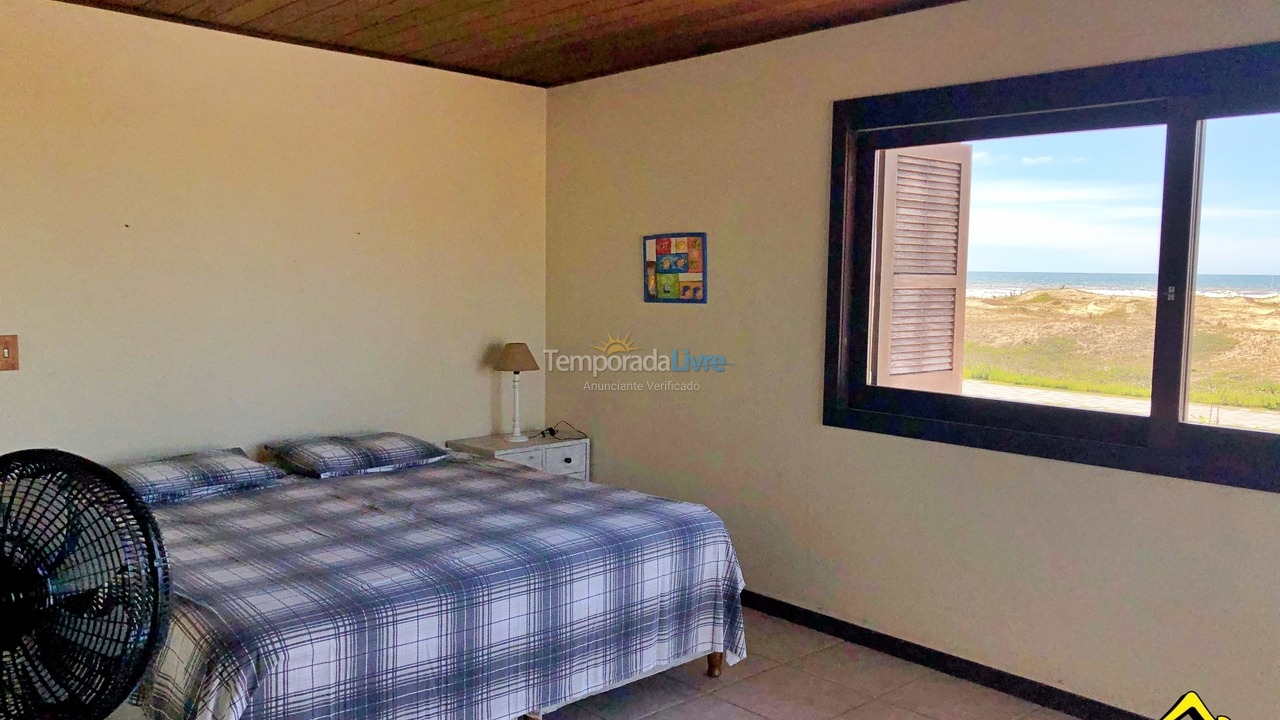 Casa para aluguel de temporada em Torres (Praia Grande)