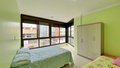 New Year's Eve 2027 - Penthouse with 4 Bedrooms (AC) - 1 Block from the Beach - Prainha