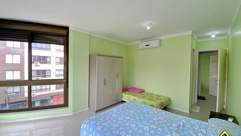 New Year's Eve 2027 - Penthouse with 4 Bedrooms (AC) - 1 Block from the Beach - Prainha
