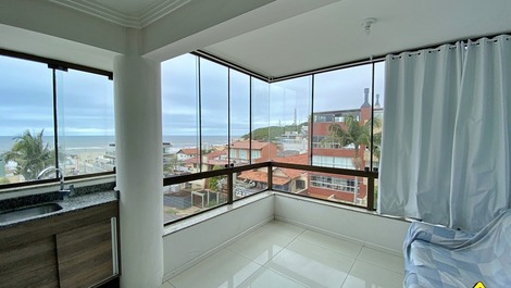 New Year's Eve 2027 - Penthouse with 4 Bedrooms (AC) - 1 Block from the Beach - Prainha