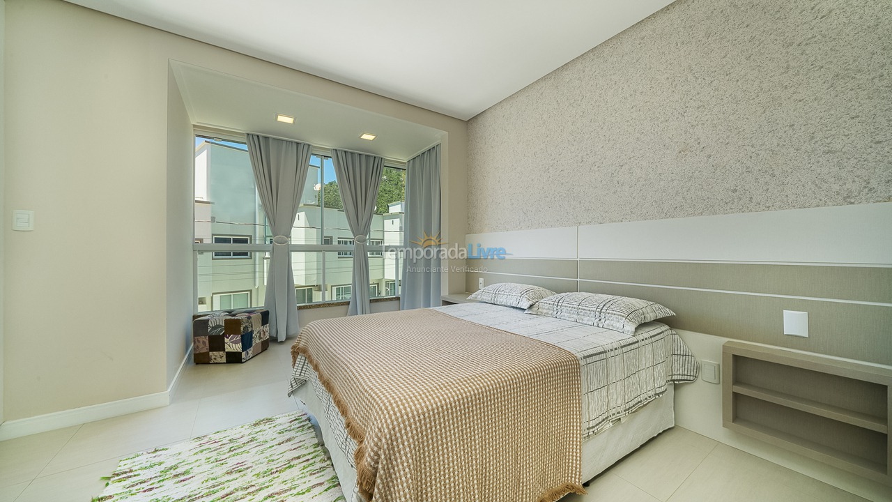 Apartamento para aluguel de temporada em Bombinhas (Canto Grande)