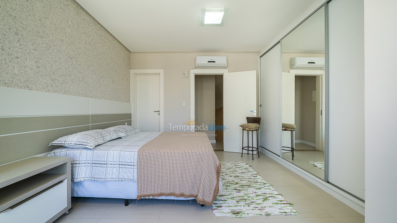 Apartamento para aluguel de temporada em Bombinhas (Canto Grande)