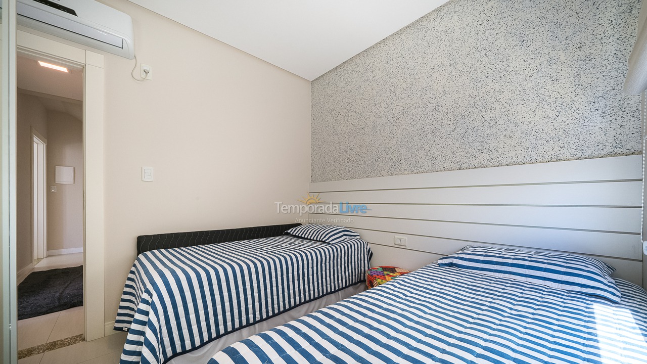 Apartamento para aluguel de temporada em Bombinhas (Canto Grande)