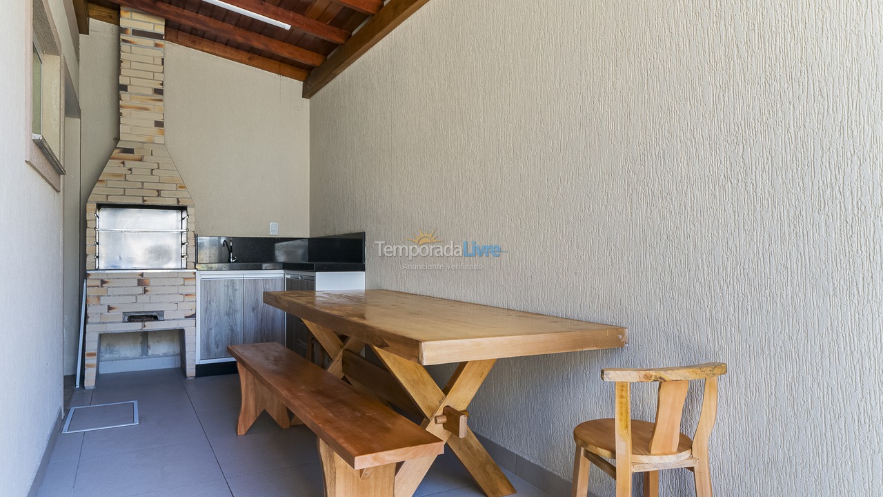 Apartamento para aluguel de temporada em Bombinhas (Canto Grande)