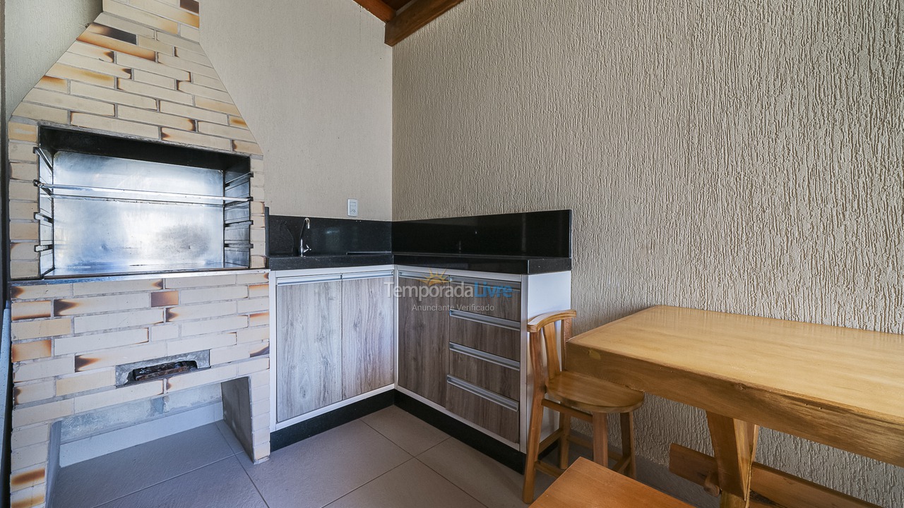 Apartamento para aluguel de temporada em Bombinhas (Canto Grande)