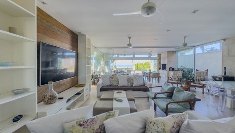 Casa pé na areia na Praia de Guaéca