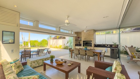 Casa pé na areia na Praia de Guaéca