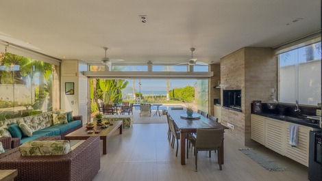 Casa pé na areia na Praia de Guaéca
