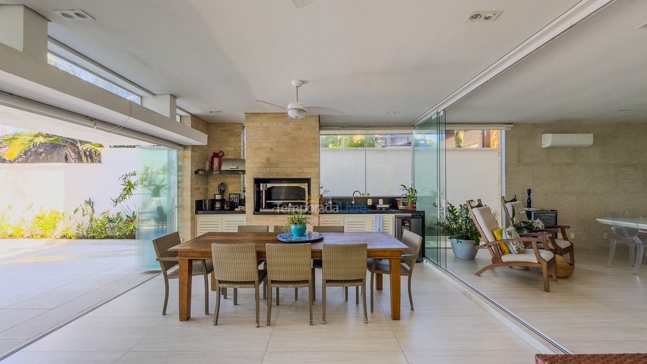 Casa para aluguel de temporada em São Sebastião (Guaecá)