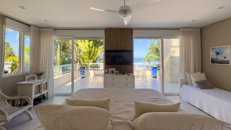Casa pé na areia na Praia de Guaéca