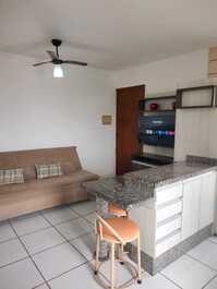 Apartamento a media cuadra del mar.