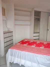 Apartamento a media cuadra del mar.