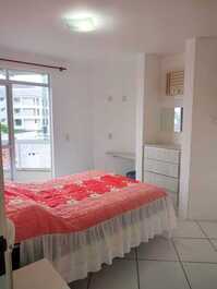 Apartamento a media cuadra del mar.