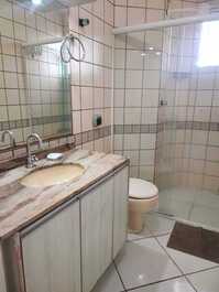 Apartamento a media cuadra del mar.