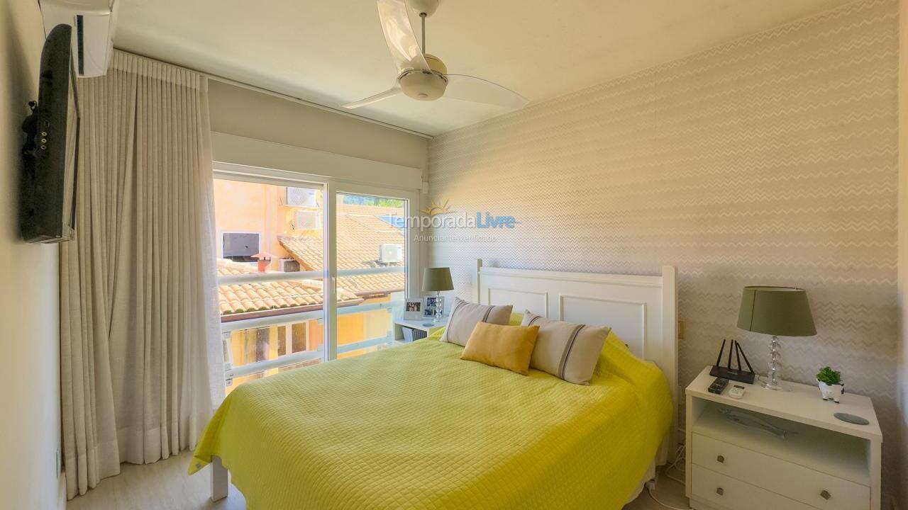 Casa para aluguel de temporada em São Sebastião (Praia de Juquey)