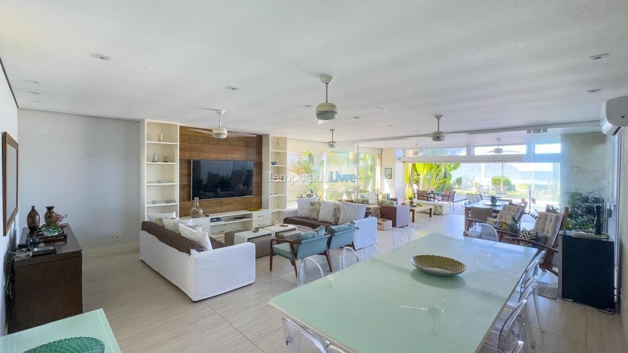 Casa para aluguel de temporada em São Sebastião (Praia de Juquey)