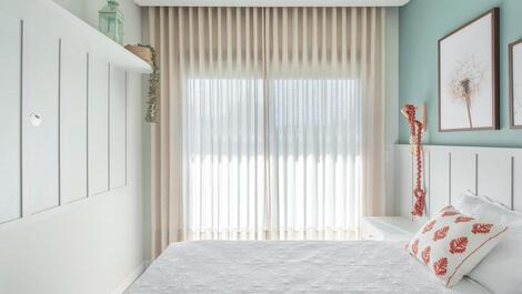 Apartmento de 02 Suítes a 50 metros do mar com piscina