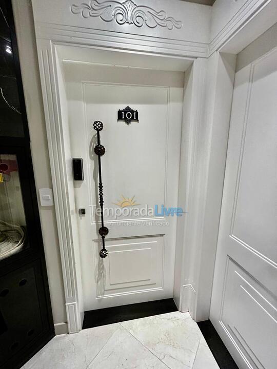 Apartamento para aluguel de temporada em Bombinhas (Canto Grande)