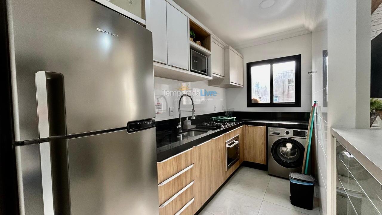 Apartamento para aluguel de temporada em Bombinhas (Canto Grande)