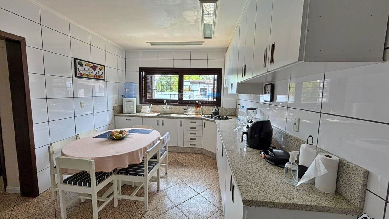 Casa para alquiler de vacaciones em Torres (Centro)