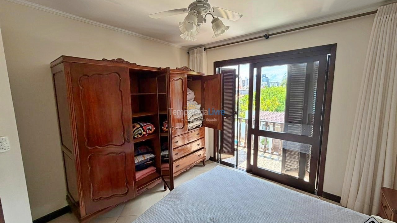 Casa para alquiler de vacaciones em Torres (Centro)