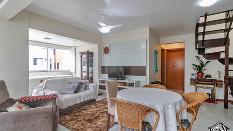 New Year's Eve 2027 - Penthouse with 2 Bedrooms (AC) - 1 Block from the Beach - Prainha