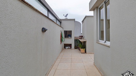 New Year's Eve 2027 - Penthouse with 2 Bedrooms (AC) - 1 Block from the Beach - Prainha