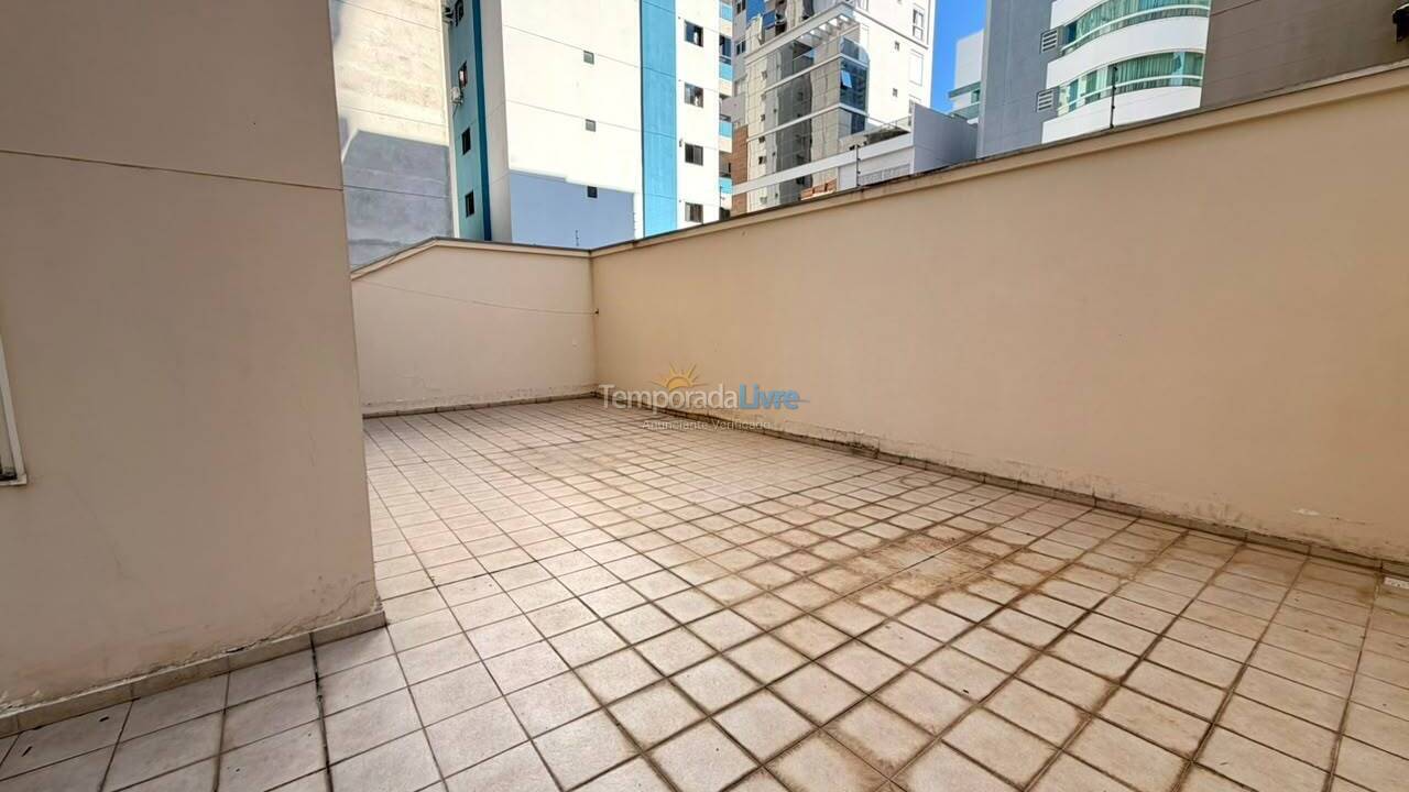 Apartamento para aluguel de temporada em Balneário Camboriú (Praia Central)
